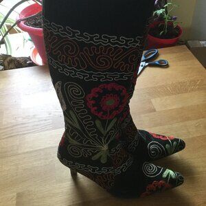 Zeyzani black embroidered tall boots faux suede back zipper beautiful size 40